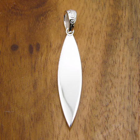 yStering Silver JewelryzVo[y_g SP Raised Scroll Surfboard Pendant/SS^nCAWG[^Vo[^Vo[lbNXEy_g