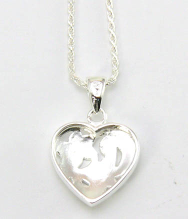 yMokuleia JewelryzVo[y_g^S/S Heart Cutout Pendant@{bNX`F[t^nCAWG[^Vo[^Vo[lbNXEy_g